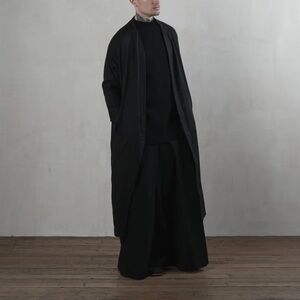 EYN VAS Dialectic Duster Coat in black - Size III -UNISEX